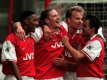 英超领头羊VS德甲劲旅：阿森纳与勒沃库森的欧冠对决，谁能晋级